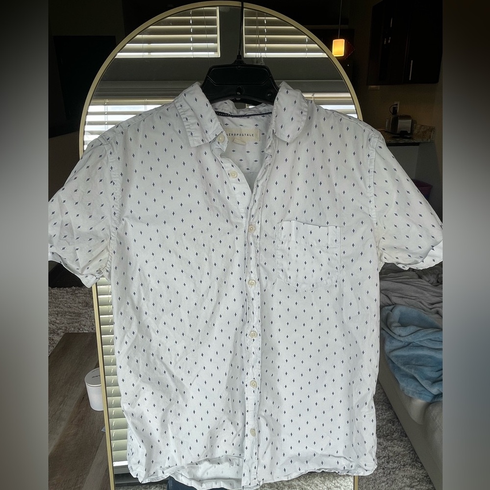 Aeropostale Men’s White Short-Sleeve Button-Down Shirt with Navy Microprint